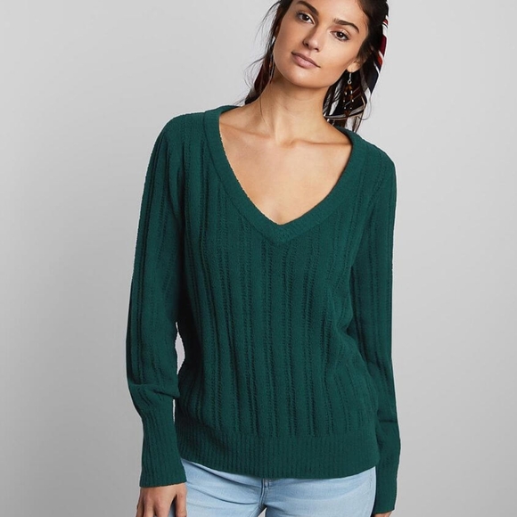 V-Neck Pullover Sweater - Picture 2 of 8